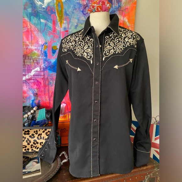 Beautiful Luxurious Western styling Black Gold Rhinestone details LifeStyle L 🖤 - Picture 1 of 13